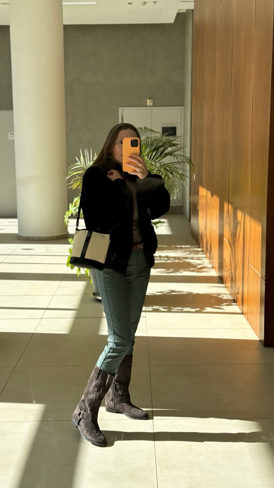 ביוניק מגפיים. צילום goodmother_il