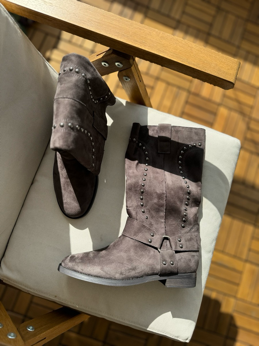 מגפיים ביוניק. צילום goodmother_il